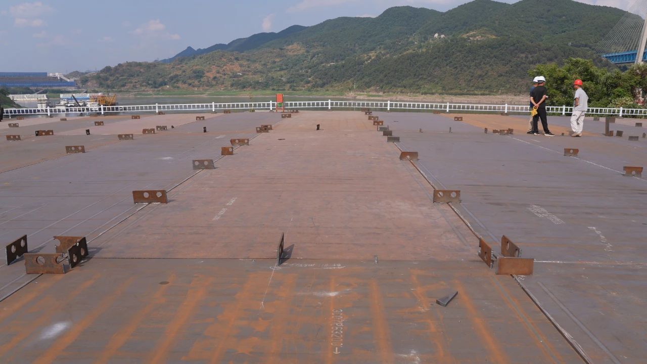 國企動態(tài)  驗收完成，首批青城大橋主橋鋼箱梁構(gòu)件將于9月7日陸續(xù)運(yùn)抵現(xiàn)場！5.jpg